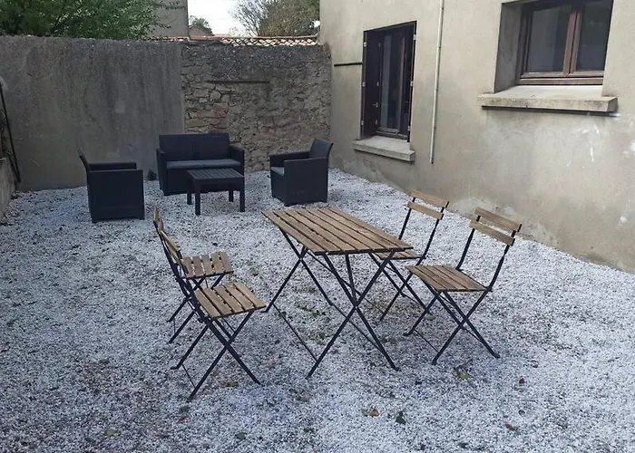 Διαμέρισμα Superbe Appt Avec Cour Et Parking Gratuit A 5min De La Cite Medievale *