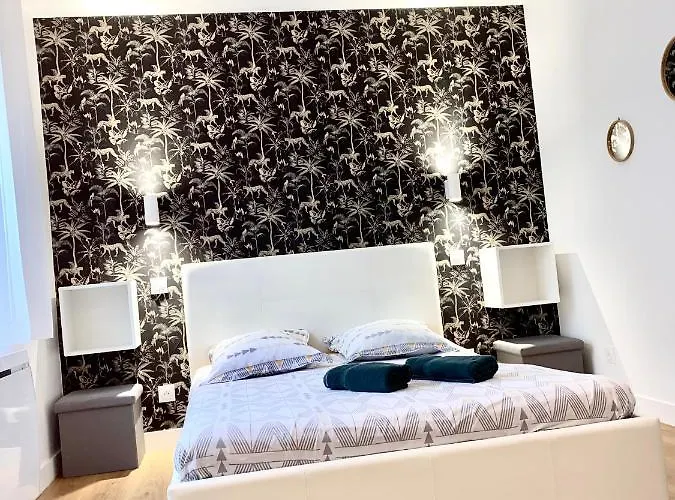 Διαμέρισμα Superbe Appt Avec Cour Et Parking Gratuit A 5min De La Cite Medievale